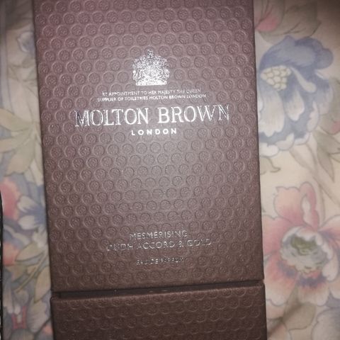 Molton Brown EDP (Mesmerising oudh accord and gold)