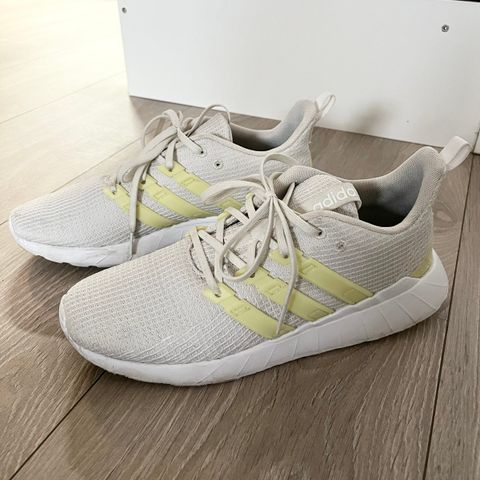 Adidas Questar flow joggesko