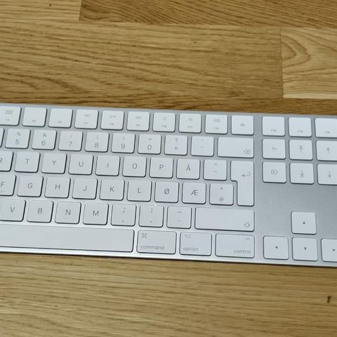 Defekt godt brukt Apple Magic tastatur A1843 numerisk tastatur (Norsk)-ingen liv