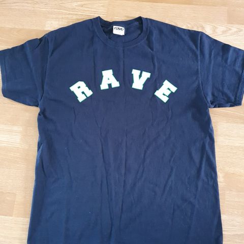 T-shirt merke: RAVE Skateboards