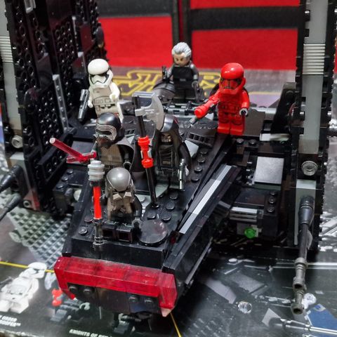 Lego Star Wars  75256  KYLO RENS ROMFERGE