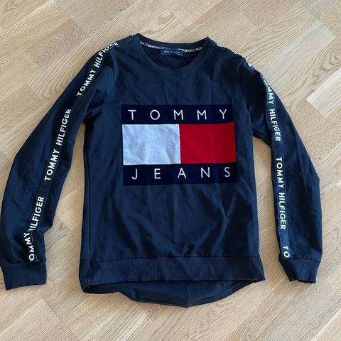 Merkeklær Adidas, Tommy Hilfiger, Money.