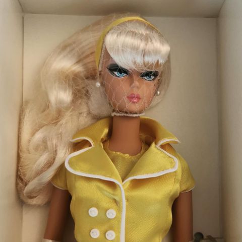 Silkstone Barbie©: PALM BEACH HONEY