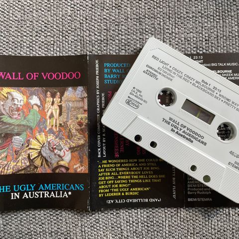 Wall of Voodoo -signert