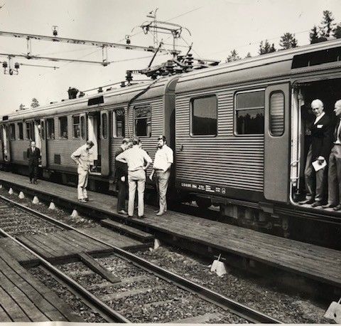 Foto, testtur nytt tog, NSB, 1970, Stryken stasjon, Morgenpostens fotoarkiv