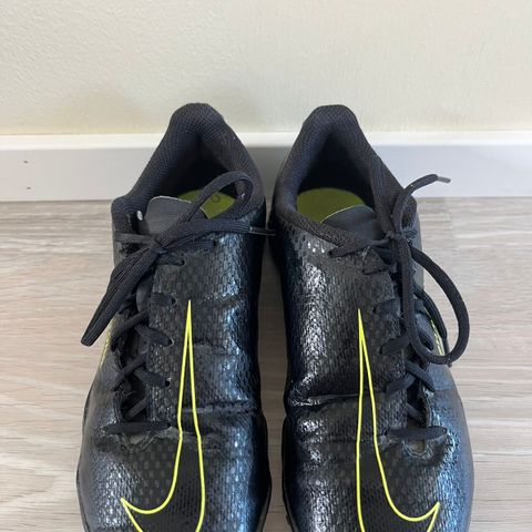 Nike phantom fotballsko (grus)