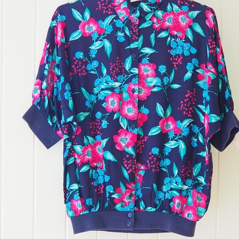 VINTAGE BLOMSTERBLUSE, STR 38