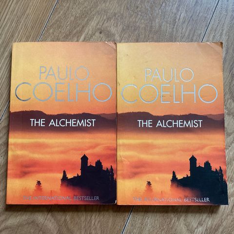 1 igjen. PAULO COELHO. The ALCHEMIST.