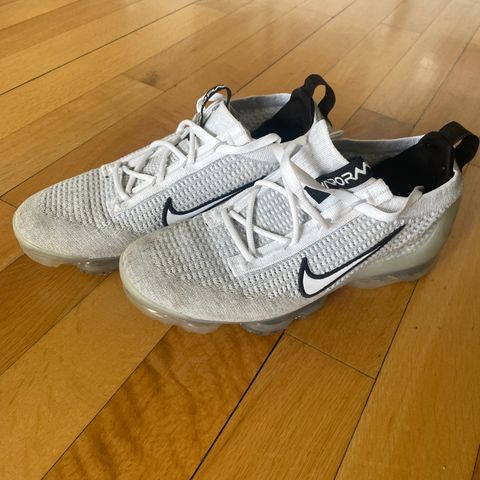 Nike VaporMax Air sko, str 39 - fremstår som nye.