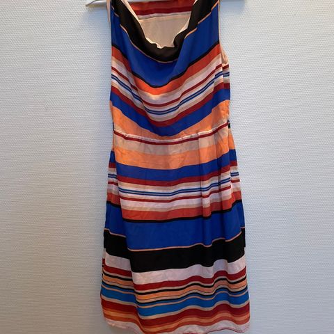 Stilig kjole fra Mexx