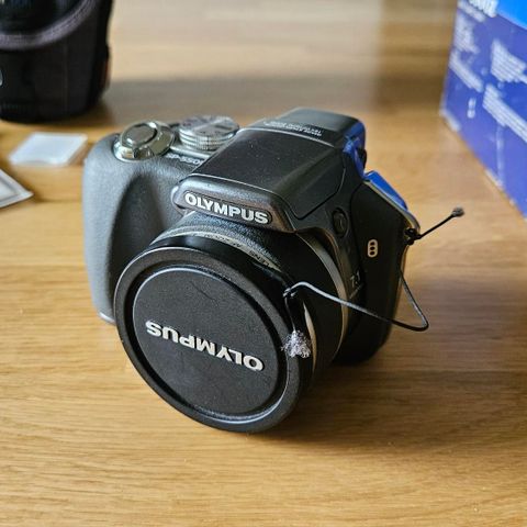 Olympus SP-550UZ /18x zoom optisk/ alt sett/ gammel model kameraet