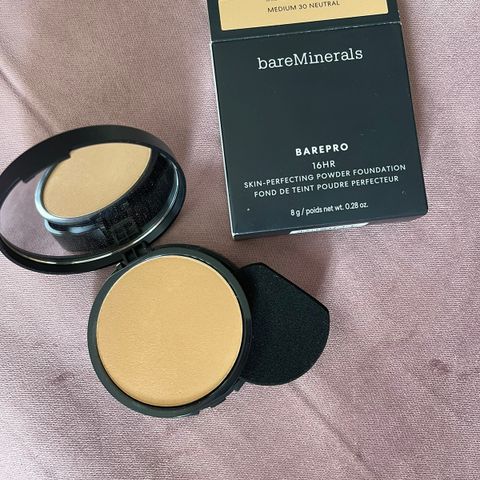 BareMinerals BarePro 16h Skin-perfecting Powder Foundation