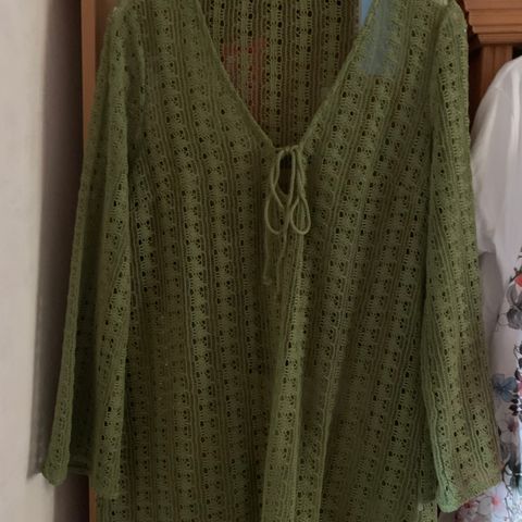 Ny flott tunika/kaftan med heklet look str. M/L  selges