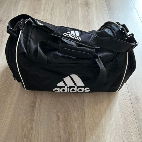 Bag fra Adidas