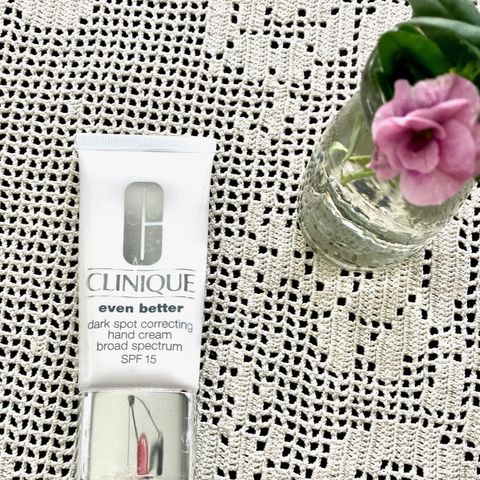 Clinique Even Better Dark Spot Correcting Hand Creme SPF 15 - Helt ny 🌸