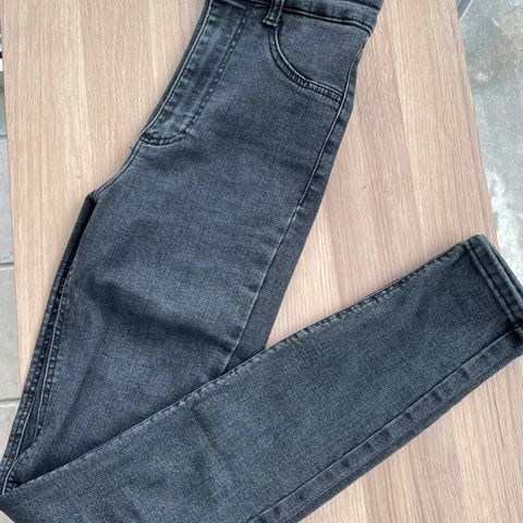 Gråe jeans/ bukser