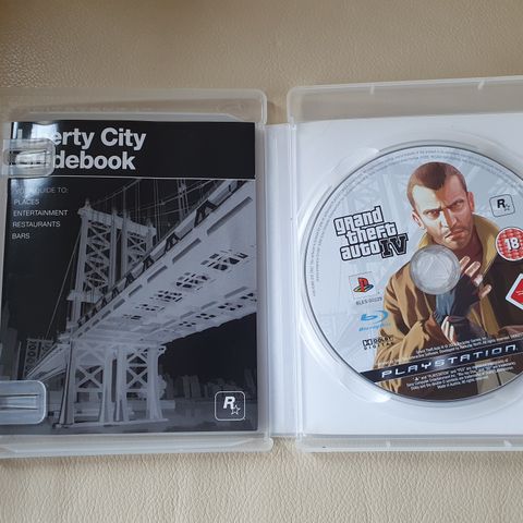 Grand Theft Auto IV - Playstation 3 - PS3