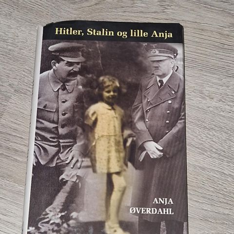 Hitler, Stalin og lille anja