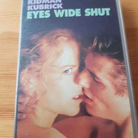 Eyes Wide Shut med Tom Cruise vhs