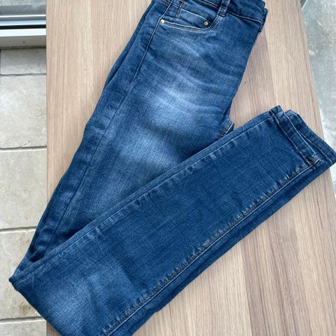 Blåe jeans / bukser