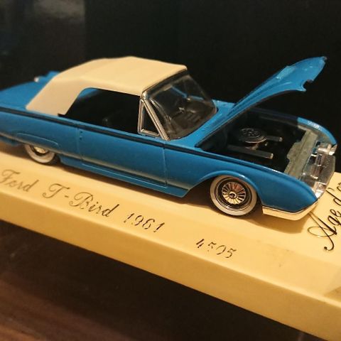 Modellbil - Ford T-Bird  - Solido Age d'or