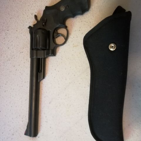 Revolver i .41 Magnum vurderes solgt