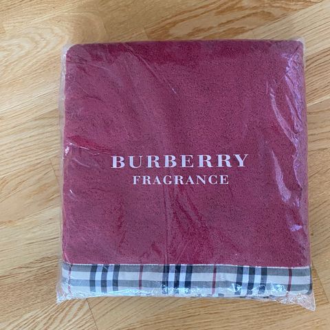 Vintage Burberry badehåndkle (Ikke åpnet)