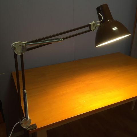 Luxo skrivebordslampe