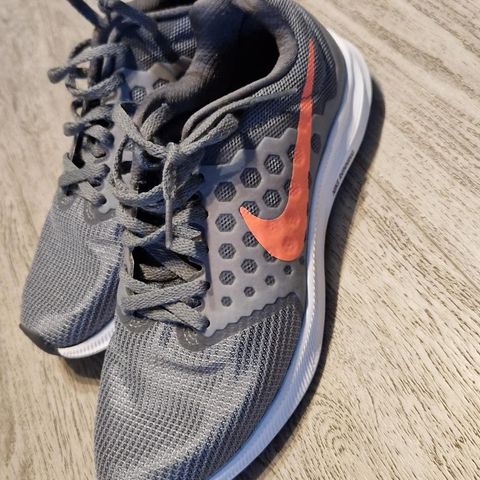 Nike sko str 37.5