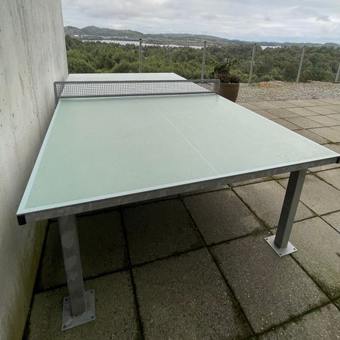 Bordtennisbord utendørs