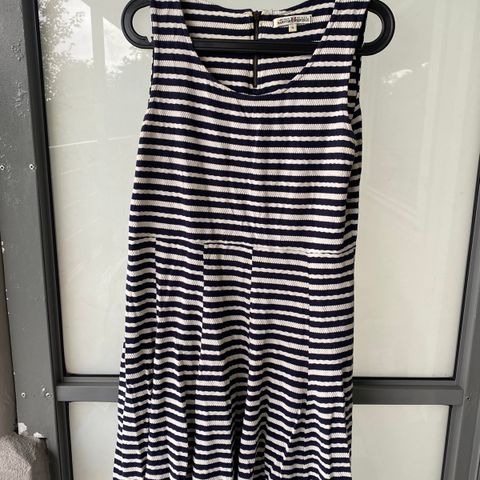Kjole med blå/hvite striper