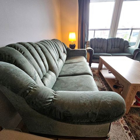 3+2-seters sofa i vintage stil av havgrønn fløyelstrekk