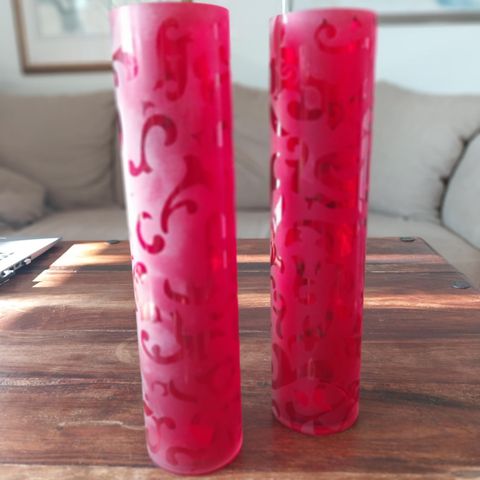 To glassvaser røde