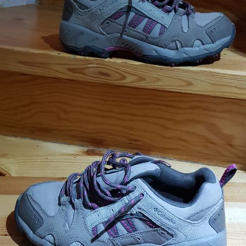 COLUMBIA sport jogging shoes size 40,5