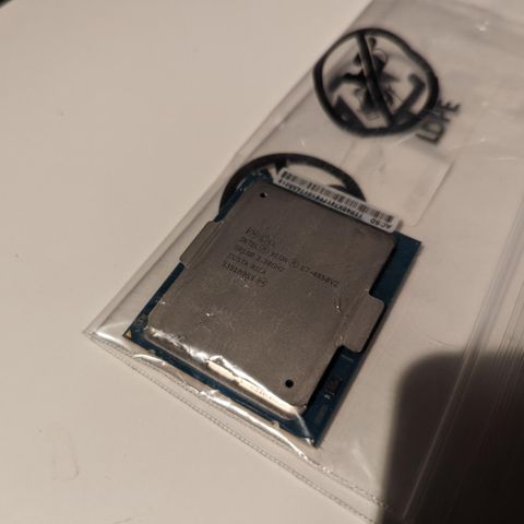 Intel Xeon E7 4850 V2 - 12 Core, 24 Thread