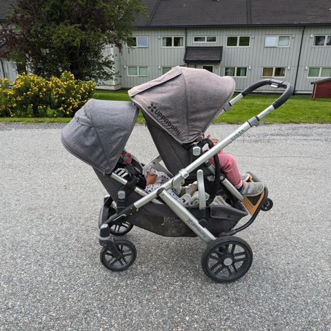 Uppababy Vista søskenvogn (selger det som helhet)