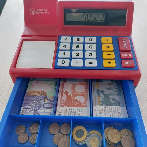 Leke - Kasseapparat med kalkulator og penger