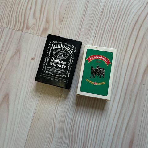 2 stk kortstokk fra Frydenlund og Jack Daniels