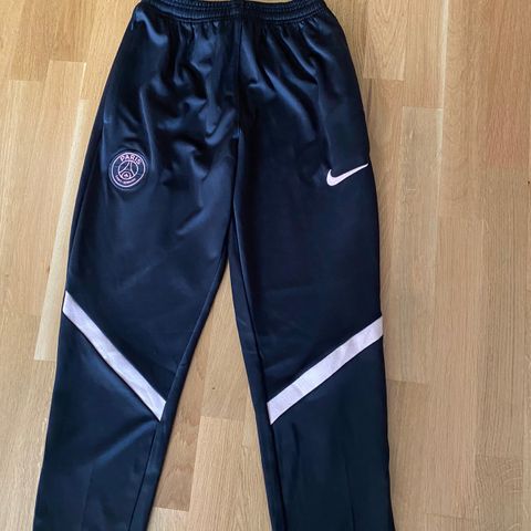 Nike Paris Saint-Germain sett til salgs, Str. S