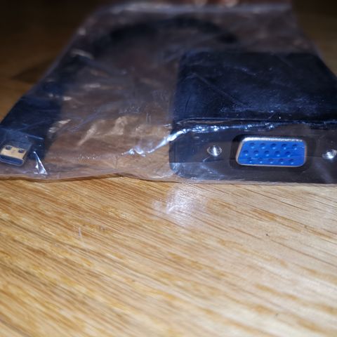 Micro HDMI til VGA adapter
