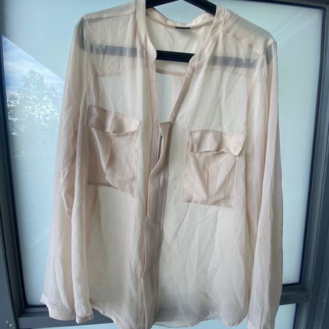 Beige bluse fra Gina str 40