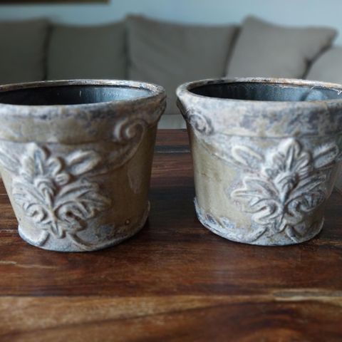 2 fine potter - potte skjulere