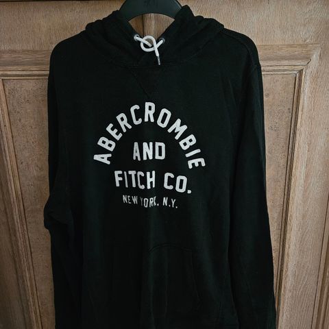 Hettegenser- genser fra Abercrombie and Fitch co