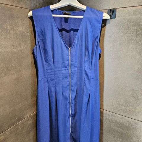 Blå kjole med glidelås