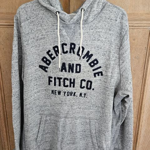 Hettegenser- genser fra Abercrombie and Fitch