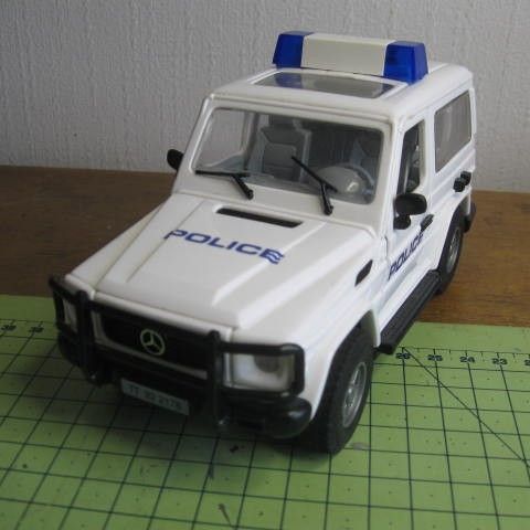 Mercedes - Police - plast med lyd og  lys - 17x 8 cm - Se bilder!