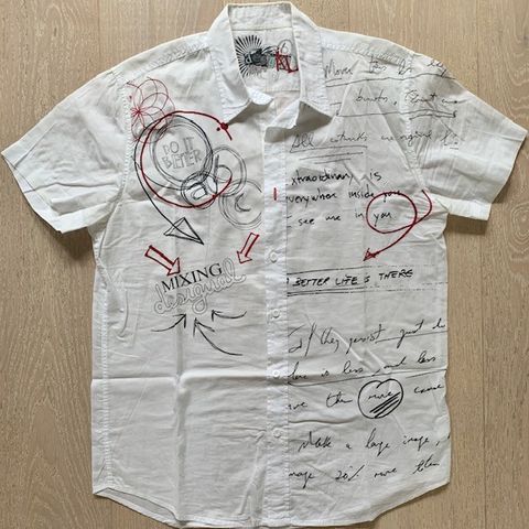 DESIGUAL Sommerskjorte herremodell med spennende trykk Str. L