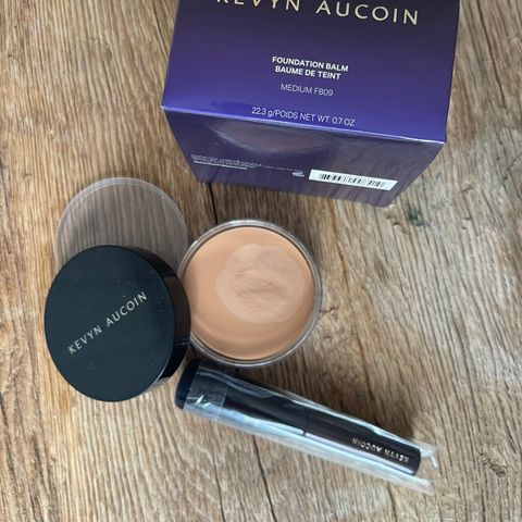 Kevyn Aucoin Foundation Balm