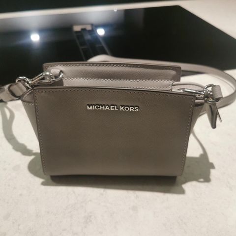 Michael Kors Selma mini (som ny)