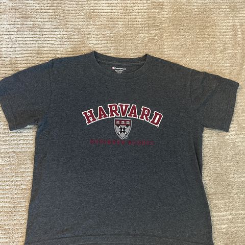 Harvard t-skjorte fra Champion str 10-12 år
